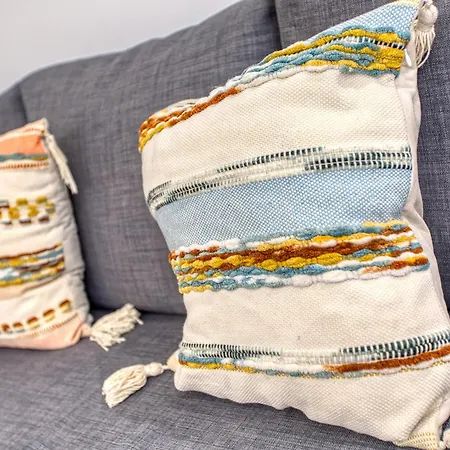 Charming Sea Escape Apartment *