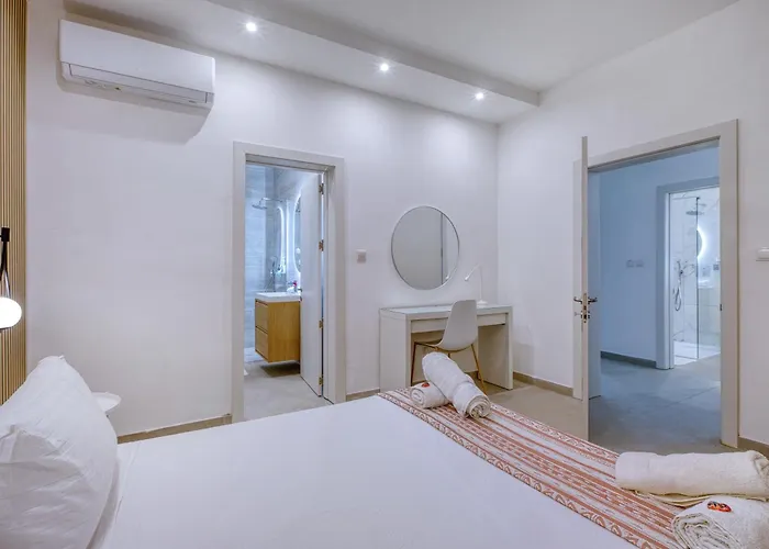 Charming Sea Escape Apartment *