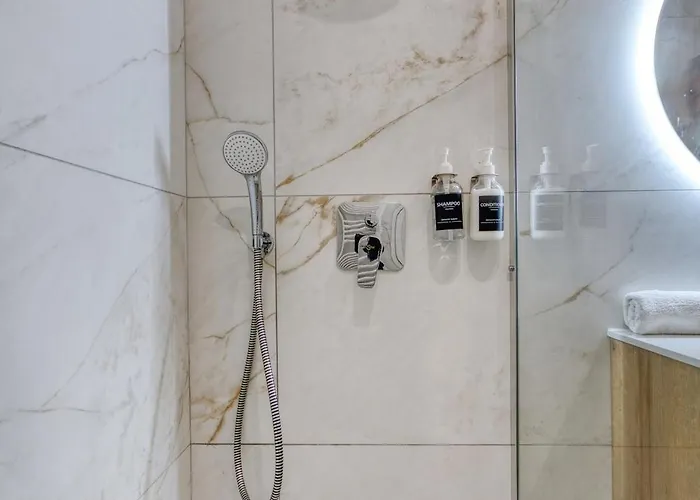 Charming Sea Escape Apartment *